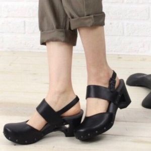 Dansko all black Thea clog